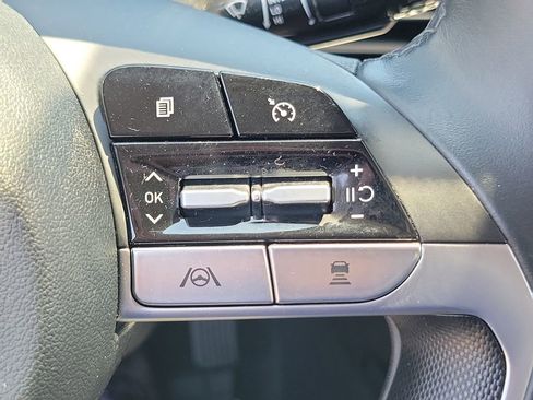 Used 2022 Hyundai Elantra SEL w/ Convenience + Premium Package FWD image 23
