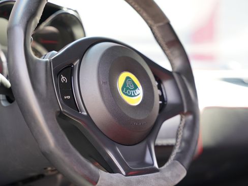 Used 2020 Lotus Evora image 16