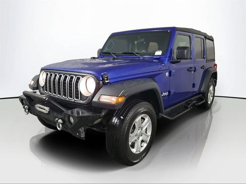 Used 2020 Jeep Wrangler Unlimited Sport S AWD/4WD image 3