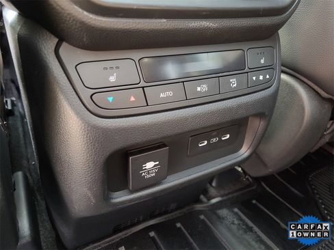 Used 2025 Honda Pilot Elite image 12