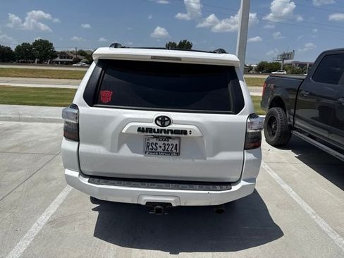 Used 2022 Toyota 4Runner SR5 Premium w/ Moonroof Package RWD image 7