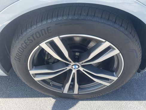 Used 2025 BMW X7 xDrive40i w/ M Sport Package AWD/4WD image 8