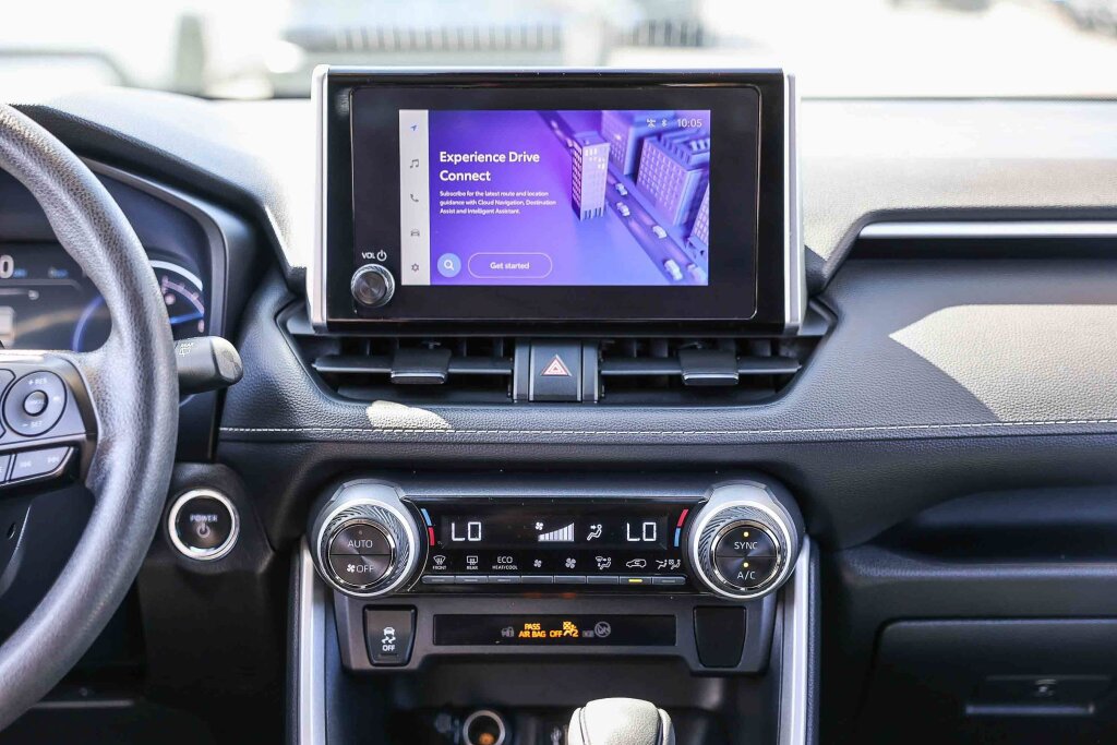 Certified 2025 Toyota RAV4 XLE AWD/4WD image 3