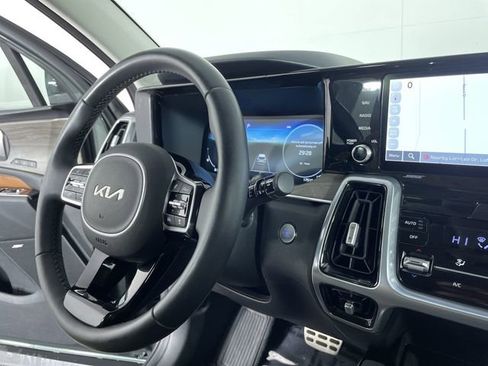 Used 2023 Kia Sorento SX Prestige image 29