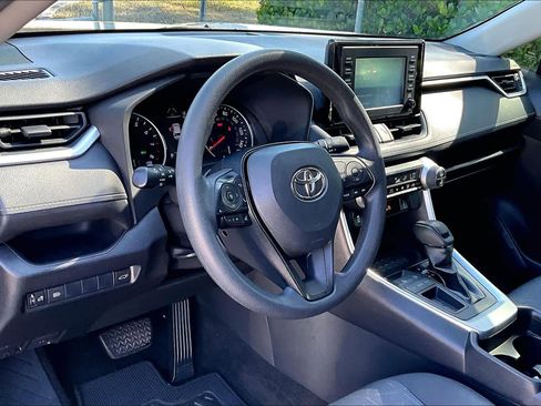 Used 2019 Toyota RAV4 XLE image 18