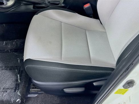 Used 2018 Toyota RAV4 XLE image 18