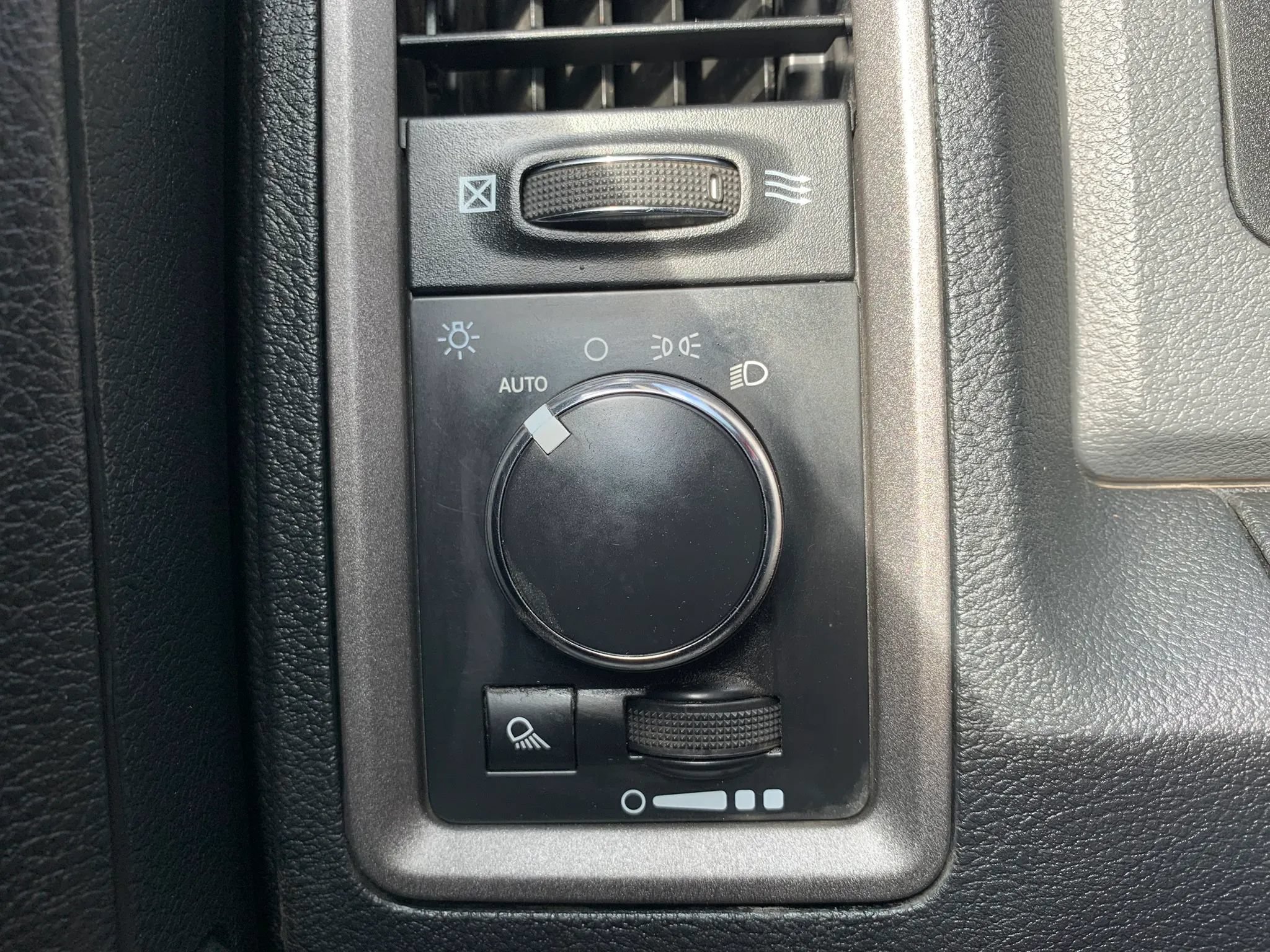 Used 2016 RAM 1500 Tradesman w/ Popular Equipment Group AWD/4WD image 18
