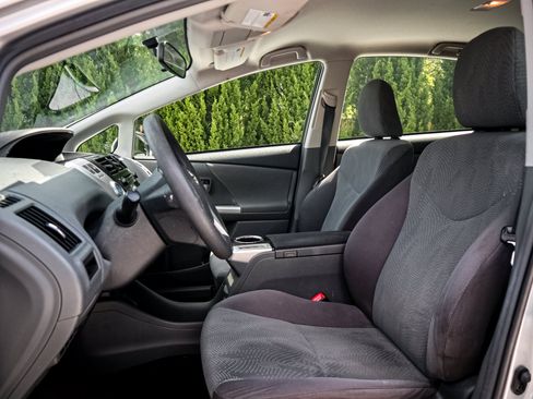Used 2012 Toyota Prius V Two FWD image 6