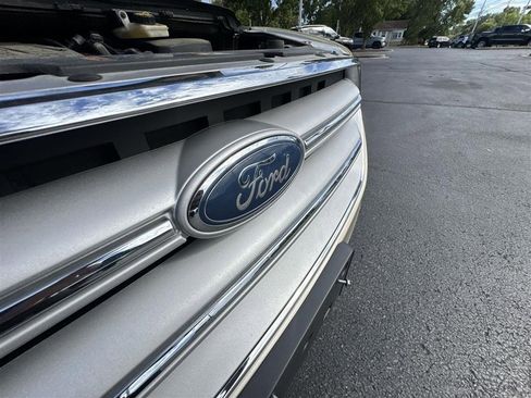 Used 2018 Ford Escape SE image 17