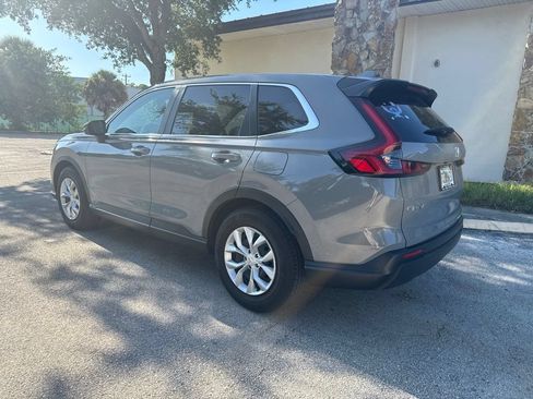 Used 2025 Honda CR-V LX image 3
