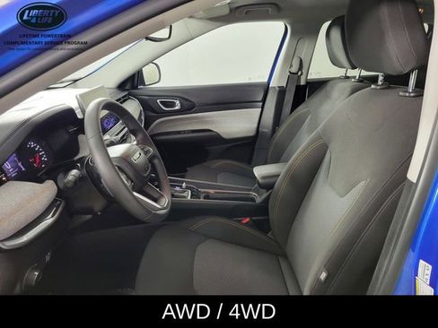 Used 2022 Jeep Compass Sport image 13