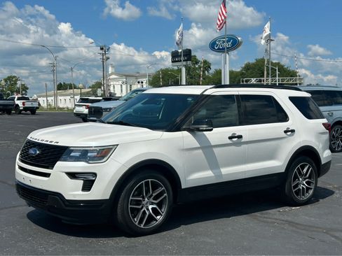 Used 2018 Ford Explorer Sport w/ Equipment Group 401A AWD/4WD image 2