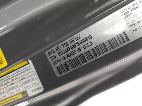 Used 2024 Jeep Wrangler Sahara w/ Technology Group image 30