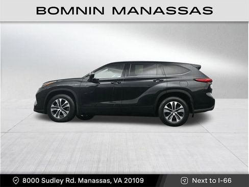 Used 2021 Toyota Highlander XLE AWD/4WD image 31