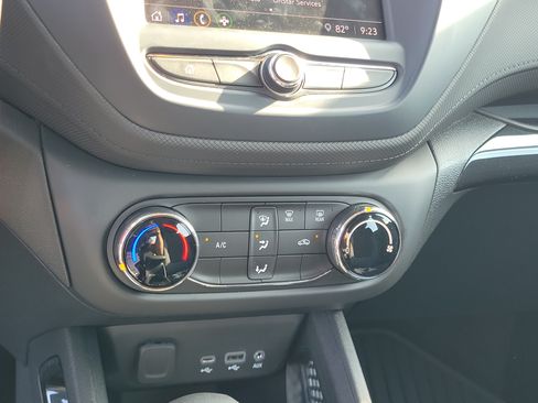 Used 2021 Chevrolet TrailBlazer LS FWD image 27