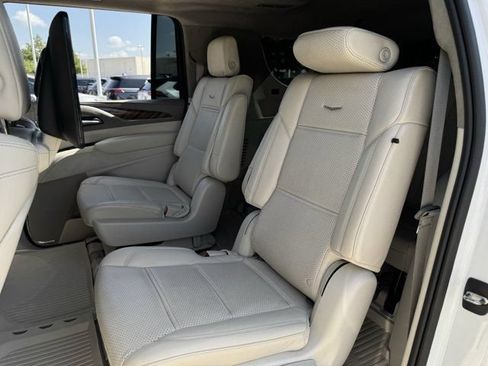 Used 2023 Cadillac Escalade ESV Sport Platinum AWD/4WD image 30