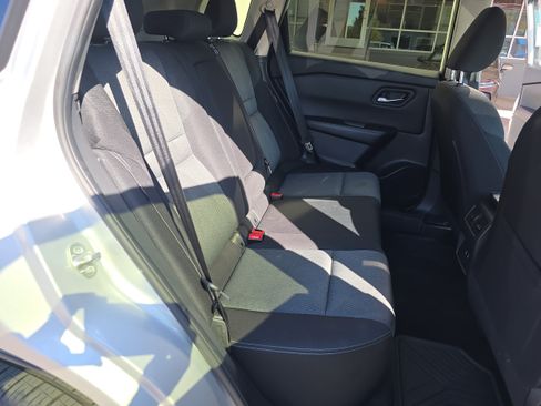 Used 2025 Nissan Rogue SV AWD/4WD image 15