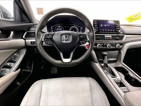 Used 2019 Honda Accord LX image 4