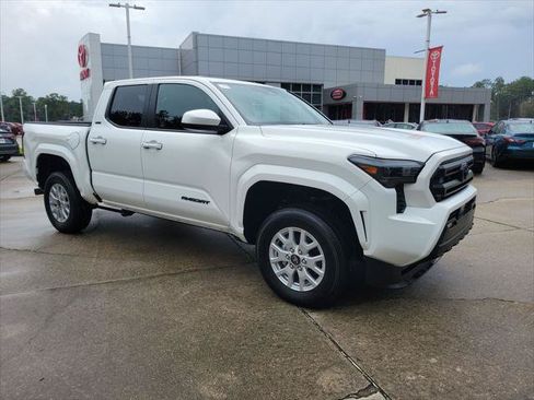 Certified 2026 Toyota Tacoma SR5 AWD/4WD image 8