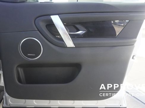 Used 2025 Land Rover Discovery Sport S image 20