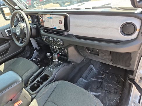 Used 2024 Jeep Wrangler Unlimited AWD/4WD image 26