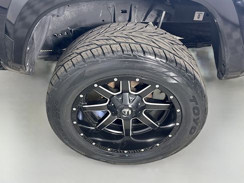 Used 2021 Toyota Tacoma TRD Sport image 36