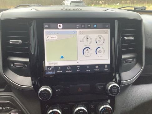 Used 2024 RAM 3500 Tradesman w/ Chrome Appearance Group image 19