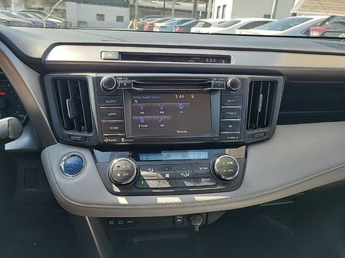 Used 2017 Toyota RAV4 XLE image 17