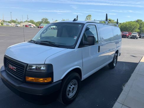 Used 2019 GMC Savana 2500 w/ Enhanced Convenience Package RWD image 10