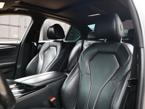 Used 2021 BMW 540i w/ Premium Package RWD image 10