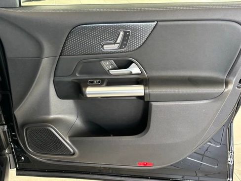 Certified 2025 Mercedes-Benz GLA 250 image 29