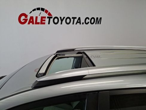 Used 2018 Toyota RAV4 XLE w/ Plus Extra Value Package AWD/4WD image 8