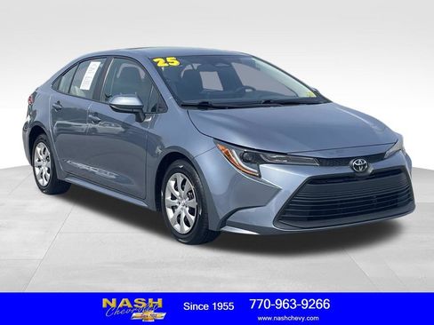 Used 2025 Toyota Corolla LE image 1