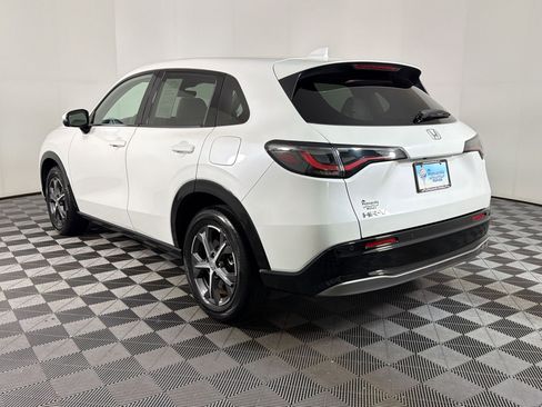 Used 2023 Honda HR-V EX-L image 2