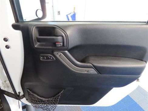 Used 2014 Jeep Wrangler Unlimited Sport w/ Quick Order Package 24S AWD/4WD image 21