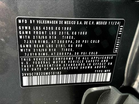 New 2025 Volkswagen Taos SE image 20