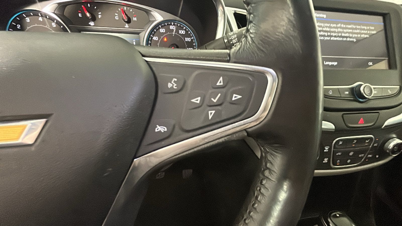 Used 2019 Chevrolet Equinox LT w/ Driver Convenience Package FWD image 21