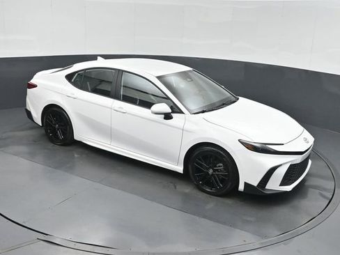 Used 2026 Toyota Camry SE FWD image 29
