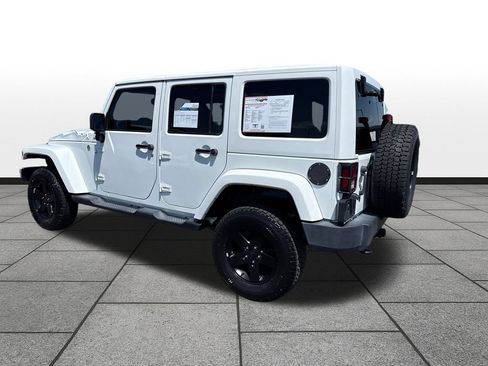 Used 2015 Jeep Wrangler Unlimited Sahara AWD/4WD image 3