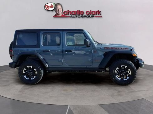 Used 2025 Jeep Wrangler Unlimited Rubicon AWD/4WD image 7