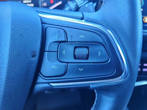 Certified 2023 Buick Envision Essence w/ Sport Touring Package image 25