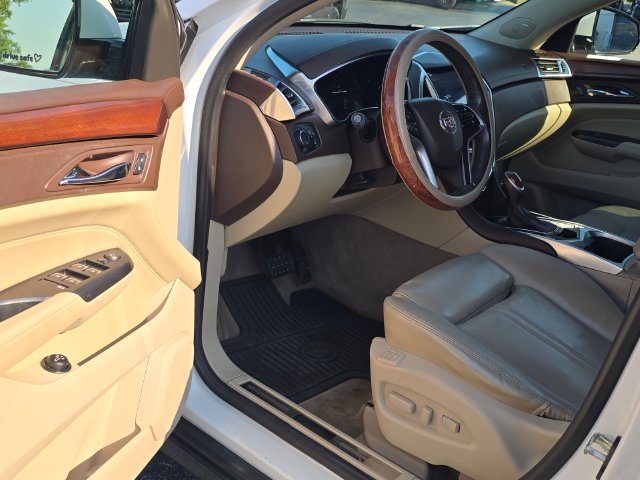 Used 2015 Cadillac SRX Luxury w/ Driver Awareness Package FWD image 9