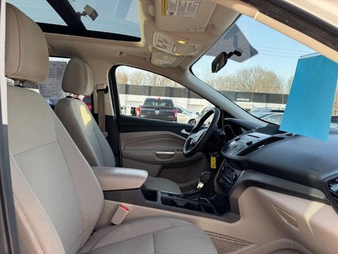 Used 2017 Ford Escape SE image 10