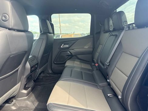Used 2026 Chevrolet Silverado EV Trail Boss AWD/4WD image 9