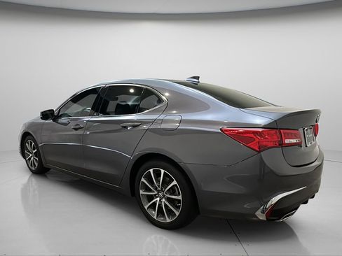 Used 2018 Acura TLX V6 SH-AWD image 4
