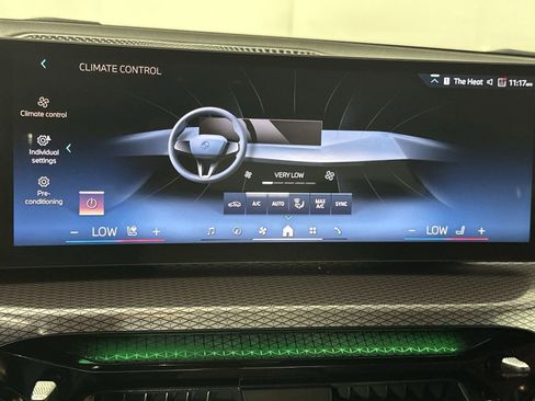 Used 2025 BMW 330i 330i w/ Premium Package image 23