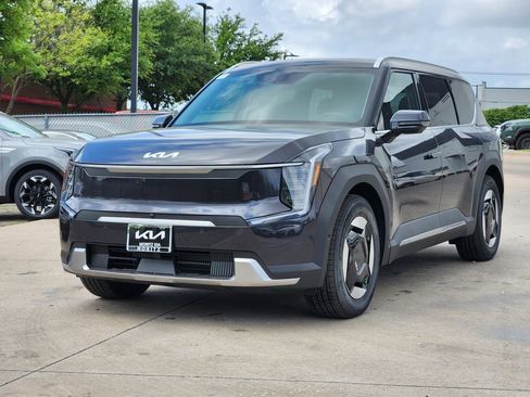New 2026 Kia EV9 Wind AWD/4WD image 2