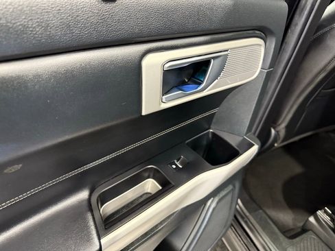 Used 2023 Ford Explorer Limited image 20