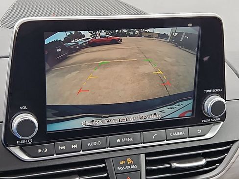 Used 2025 Nissan Altima 2.5 SV FWD image 18