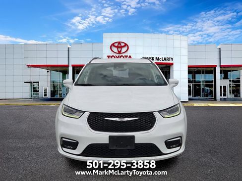 Used 2021 Chrysler Pacifica Touring FWD image 8